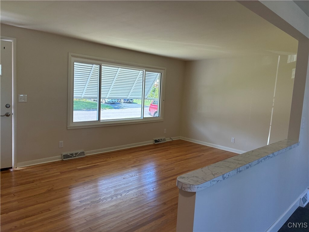 Building Photo - 744 North Ave