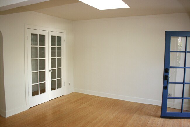 Foto del edificio - 3004 Del Monte Dr