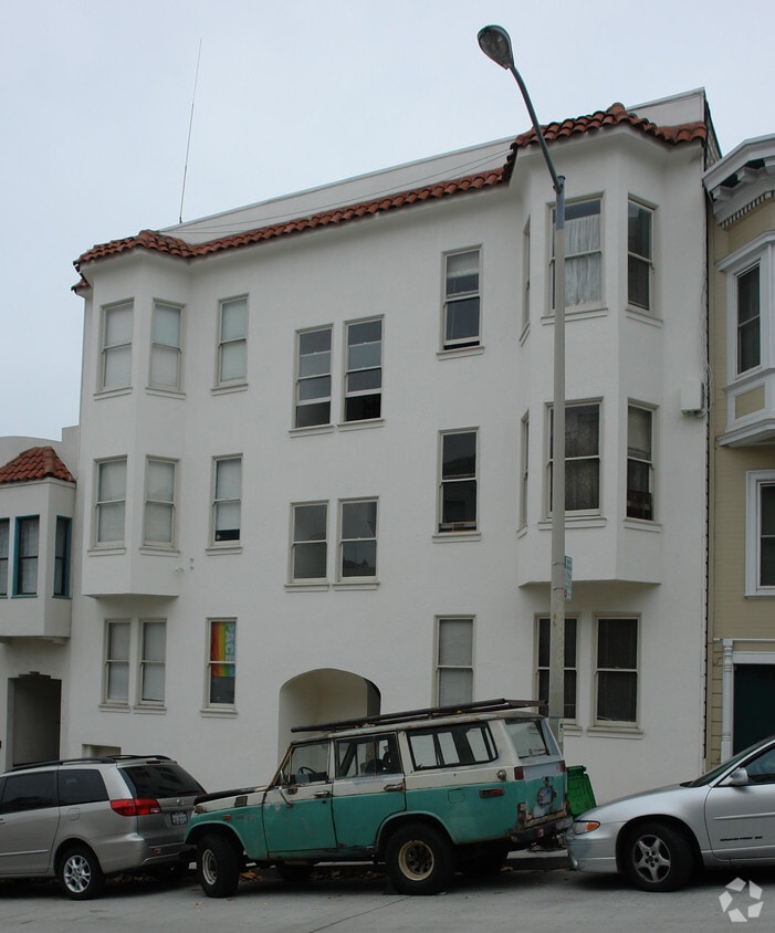 Building Photo - 676 Greenwich