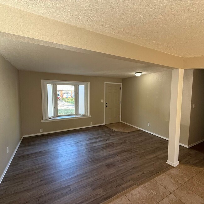 Foto del edificio - Southeast Springfield 3 Bedroom Home