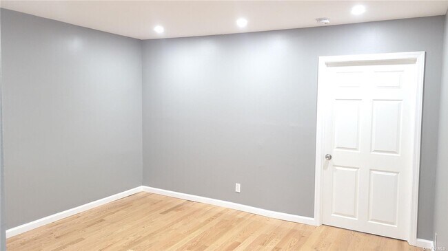 Foto del edificio - 2845 W 37th St