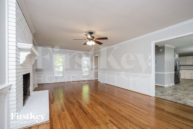 Foto del edificio - 1828 Glenridge Dr