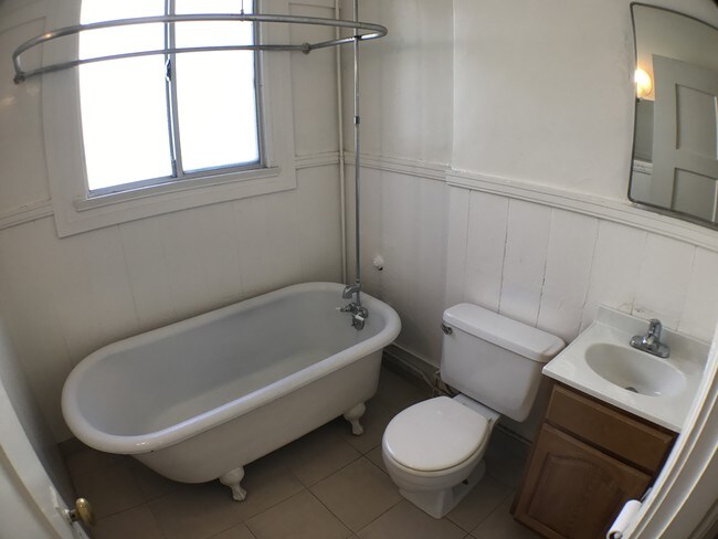 Foto del edificio - 1580 Madison St