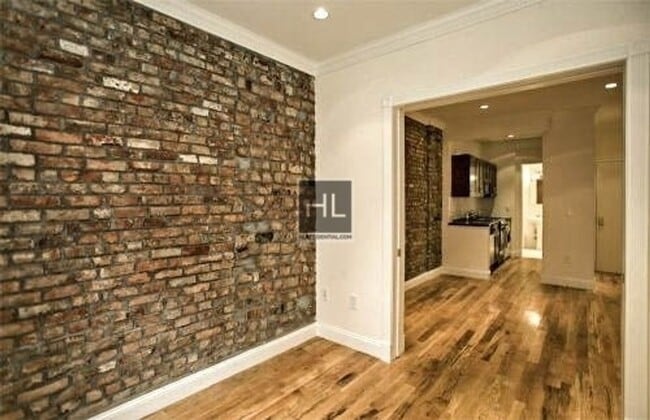 Building Photo - MOTT STREET