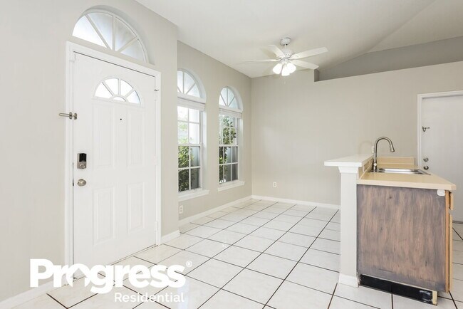 Building Photo - 3055 Pineda Dr