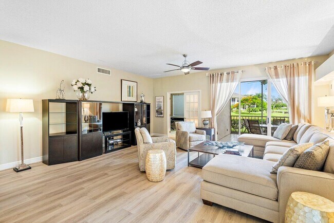 Foto del edificio - 5070 Lake Catalina Dr