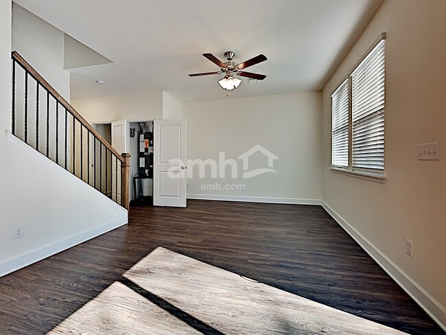 Foto del edificio - 8674 Highfield Ave