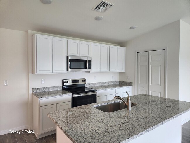 Foto del edificio - 214 Jacaranda Pkwy E