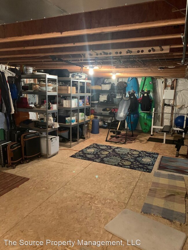 Building Photo - 3 br, 2.5 bath House - 215 Strauburg Dr