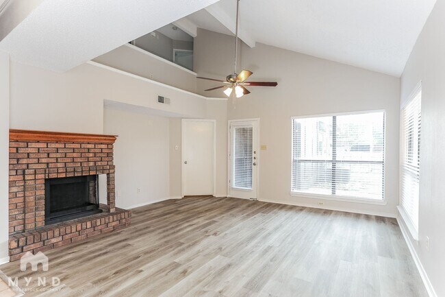 Foto del edificio - 1823 Cordova Dr