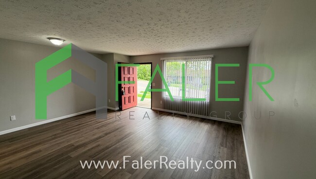 Foto del edificio - 1122 Redbluff Dr