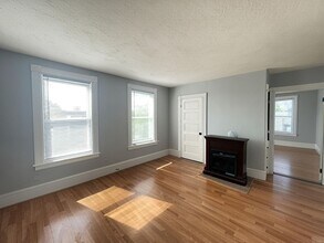 Building Photo - 231 Laurel St