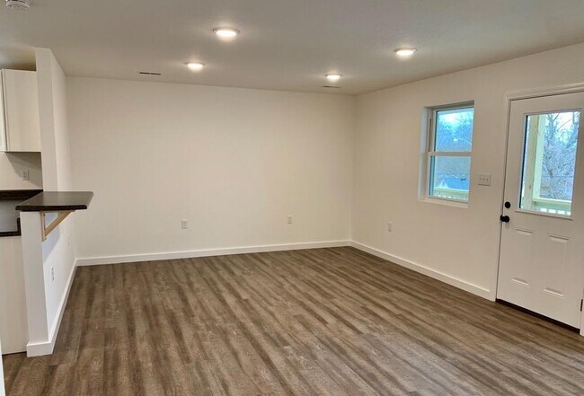 Building Photo - 817 Vine Street