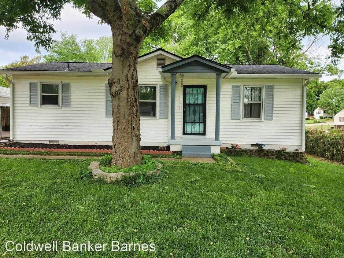 3 br, 1 bath House 2000 Overton Drive House Rental in Columbia, TN