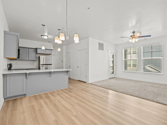 Building Photo - Beautiful home for rent in Saratoga Springs!