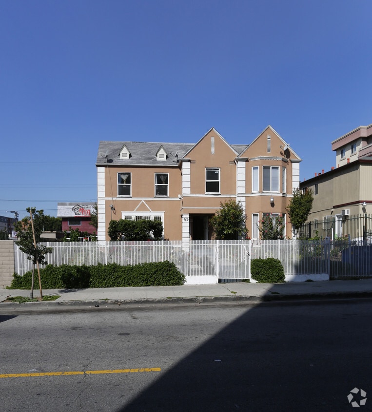 Building Photo - 759 S Ardmore Ave