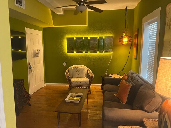 Building Photo - 2423 Avenue Q