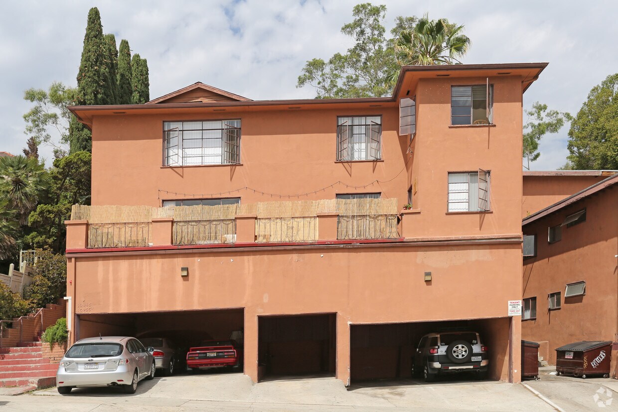Foto del edificio - 10945 Roebling Ave