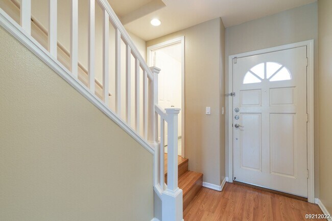 Foto del edificio - CENTRAL AC 3BR 2.5BA w/2-Car Garage & Backyard @ Spinnaker, Ewa Beach!