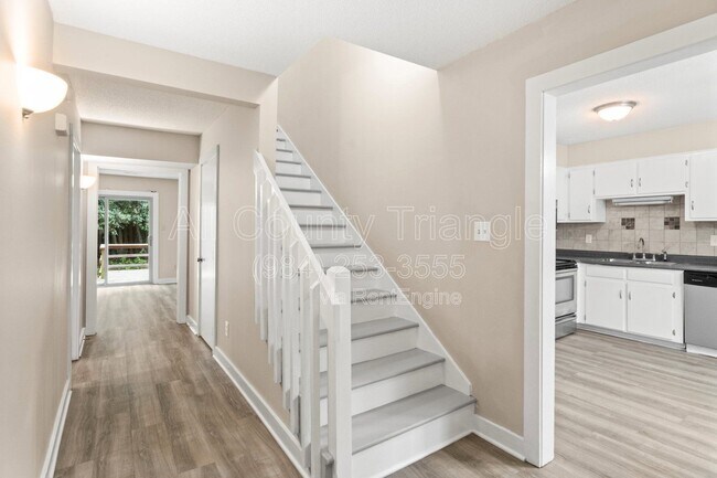 Foto del edificio - 1619 Budwood Dr