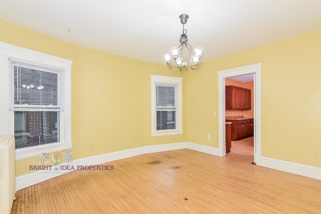 Foto del edificio - 2104 Emerson Ave S
