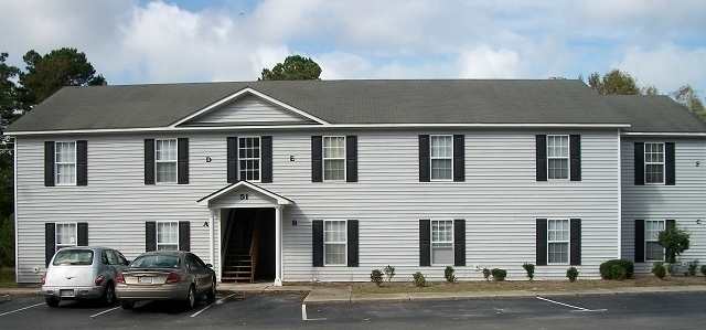 Primary Photo - 2 Bedroom 1 bath downstairs unit