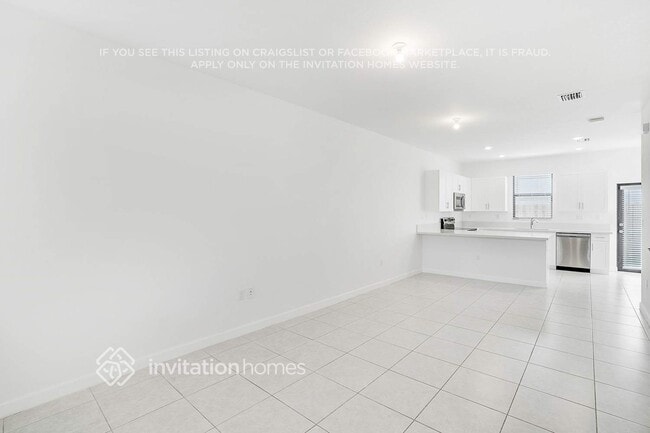 Building Photo - 2839 SW 16th Terrace