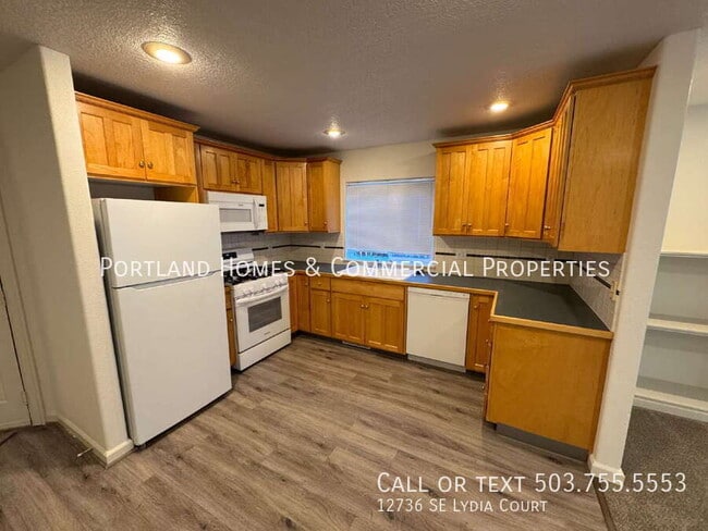 Photo - 12736 SE Lydia Ct Apartment
