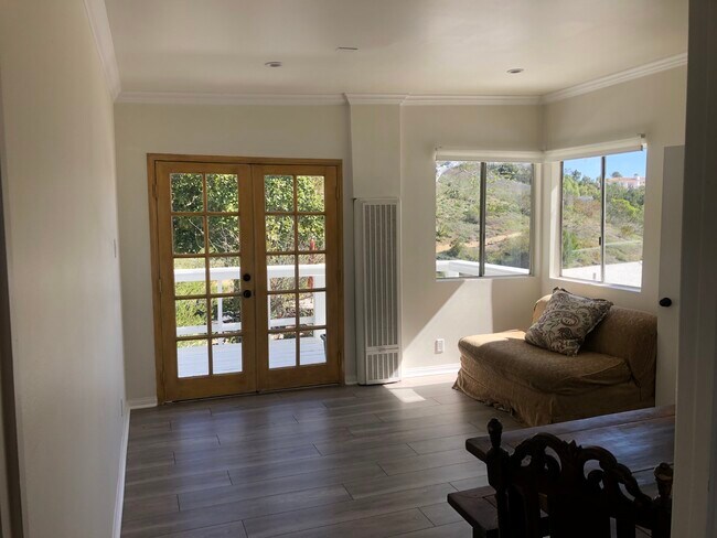Living room - 4994 Puesta Del Sol St