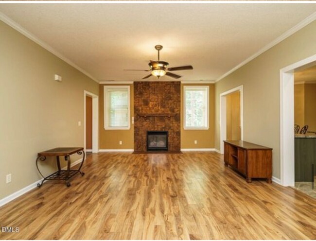 Foto del edificio - 230 Paula Dr