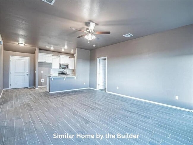 Building Photo - 1706 Highland Loop