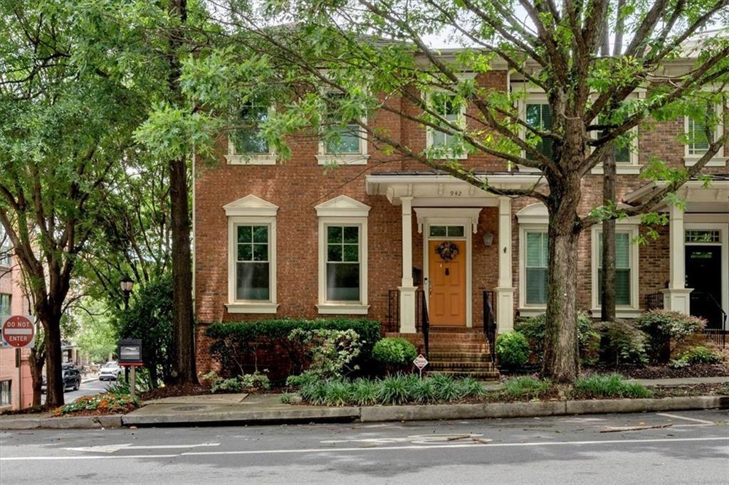 Foto principal - 942 Glenwood Ave SE