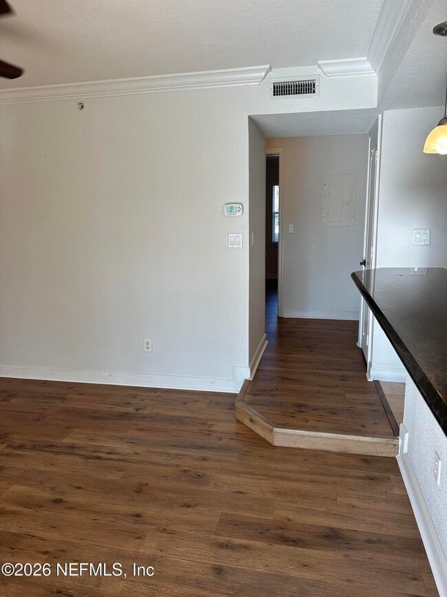Building Photo - 204 Laguna Villa Blvd