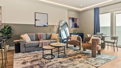 Building Photo - 1733 N Fitzhugh Ave