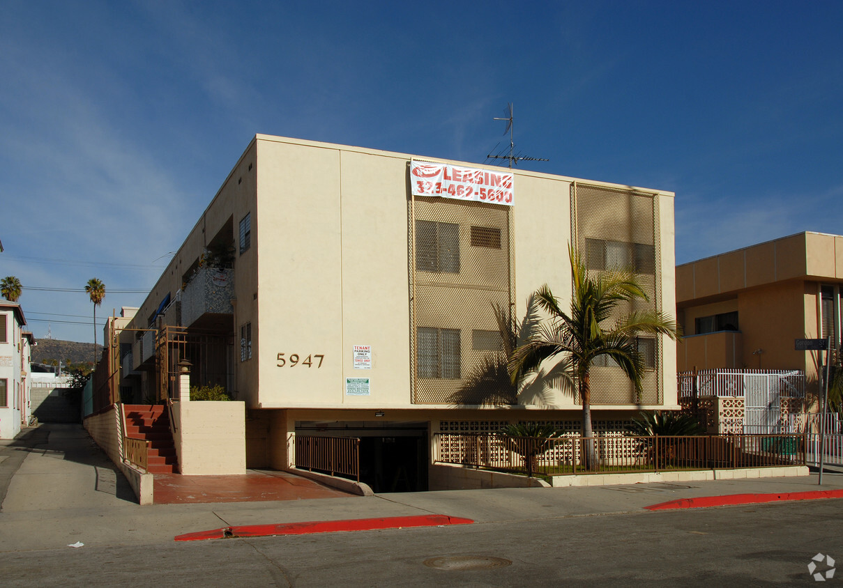 Building Photo - 5947 Carlton Way