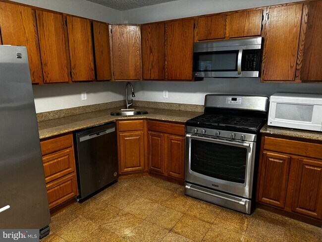 Building Photo - 38 Feiler Ct