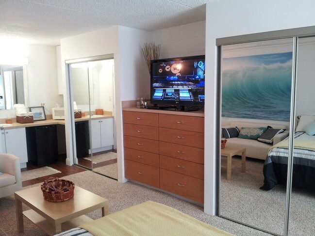 Foto del edificio - Collegiate Village Inn - Student Housing