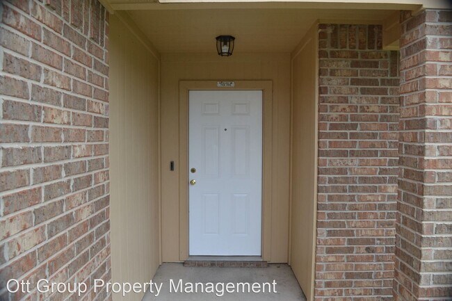 Building Photo - 3 br, 2 bath House - 1307 Dixon Circle