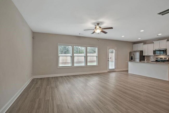 Photo - 156 Chase Landing Dr House