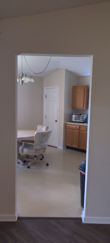 Foto del edificio - 8573 Springtree Road