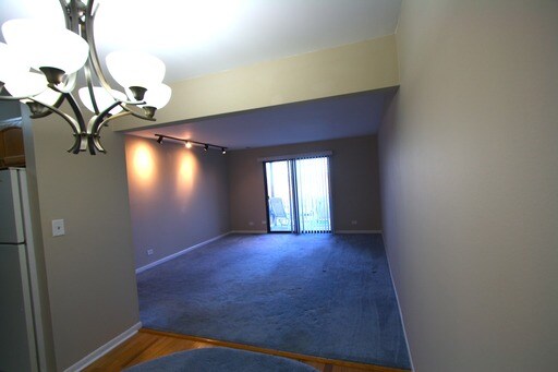 Building Photo - 10 Oak Creek Dr