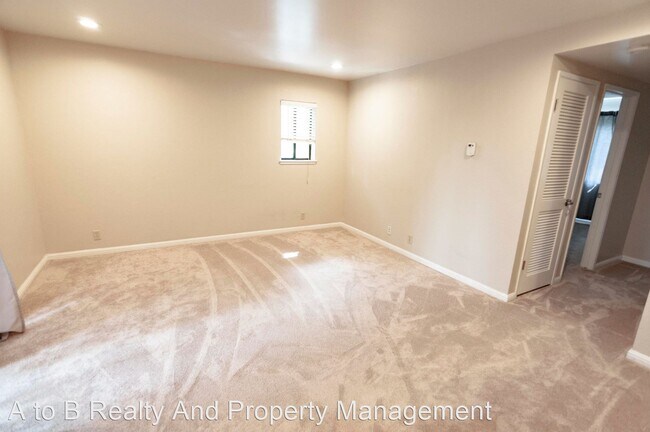 Building Photo - 2 br, 1 bath House - 279 Stonegate Cir