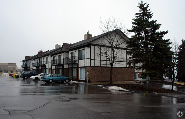 Building Photo - Alpine Village