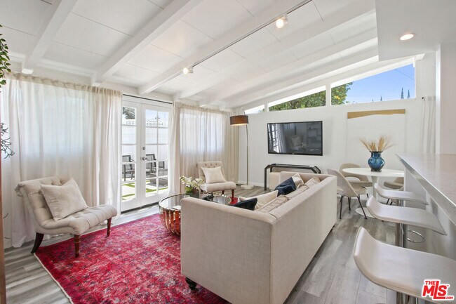 Foto del edificio - 6440 Rhea Ave