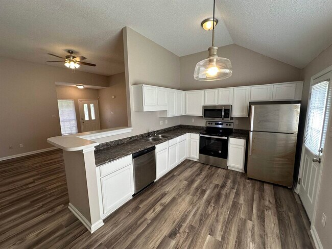 Building Photo - 3812 Clarion Dr