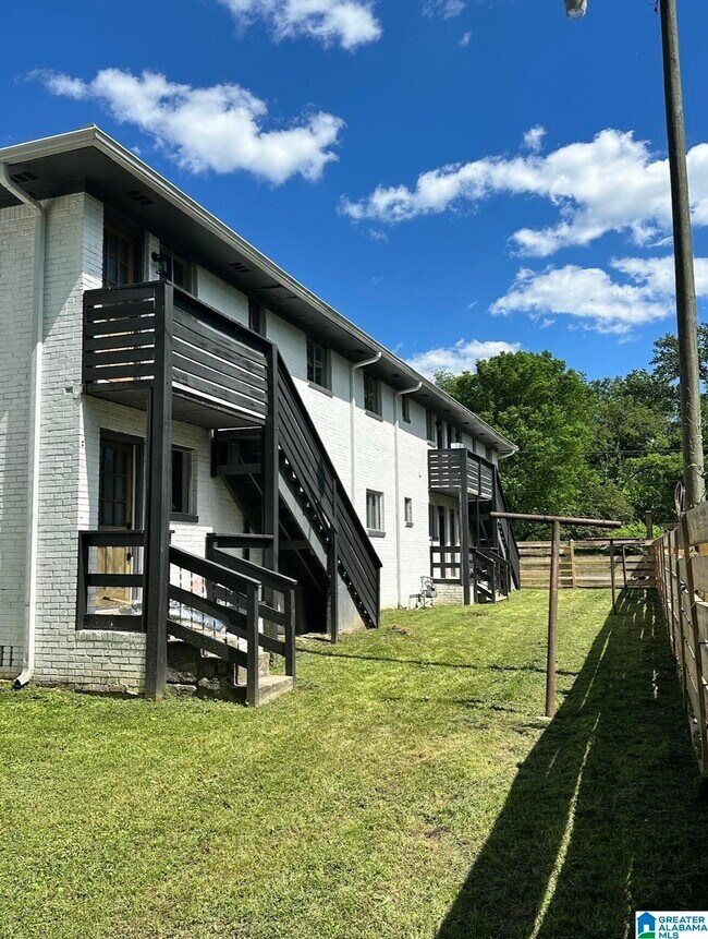 Foto del edificio - 2428 21st Ave N