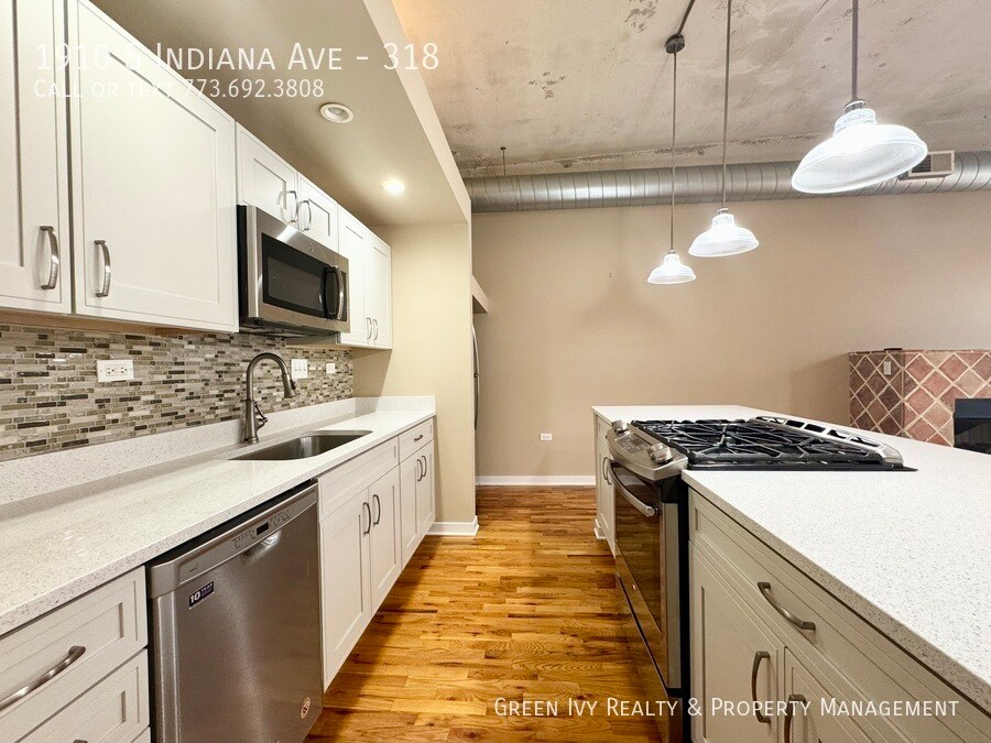 Foto principal - 1910 S Indiana Ave