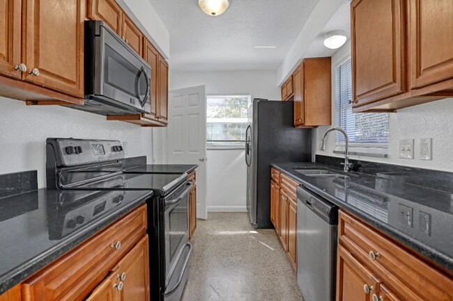 Foto del edificio - 4430 Barnsdale Dr