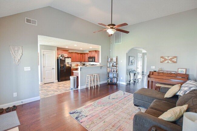 Foto del edificio - Pet Friendly Three Bedroom!