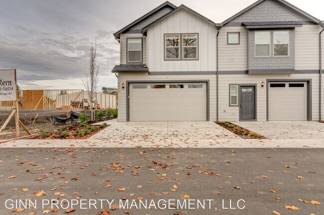 Foto del edificio - 3 br, 2.5 bath House - 8215 NE 6th St #5